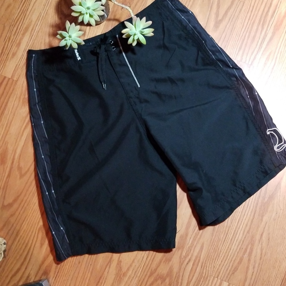Hurley shorts size 32
